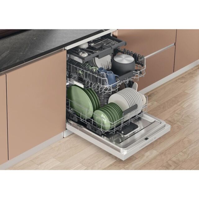 Hotpoint HD7FHP33 60cm Dishwasher - White