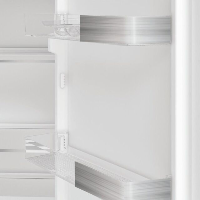 Hotpoint HPKH 1262B4 UK Integrated No Frost 50/50 Fridge Freezer
