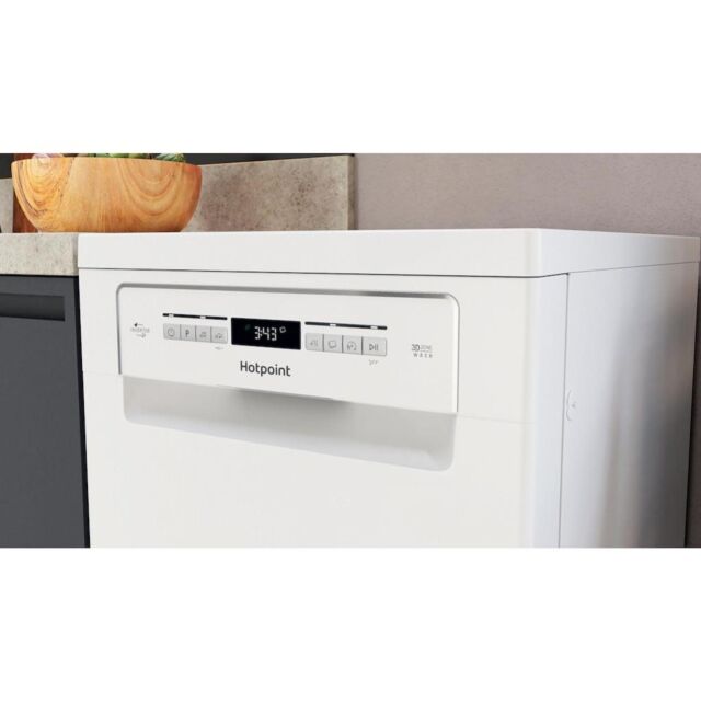 Hotpoint HSFO 3T223 W UK N Slimline Dishwasher - White