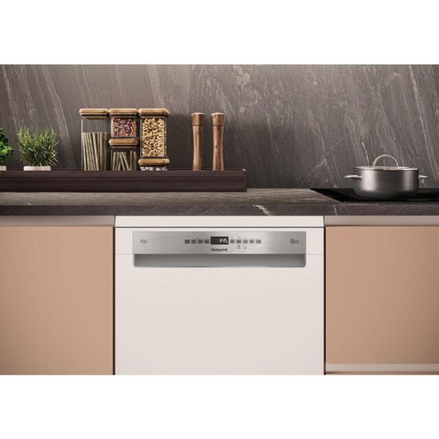 Hotpoint HD7FHP33 60cm Dishwasher - White