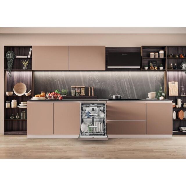 Hotpoint Full Size Freestanding Dishwasher - Stainless Steel - 15 Place Settings - C Rated - H7F HP43 X UK