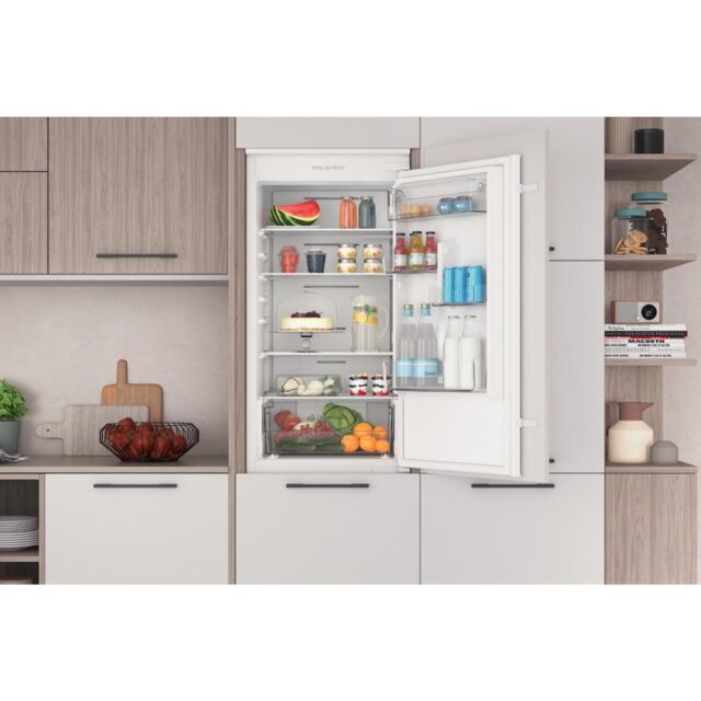 Indesit INC18T312UK Total No Frost Integrated Fridge Freezer - White