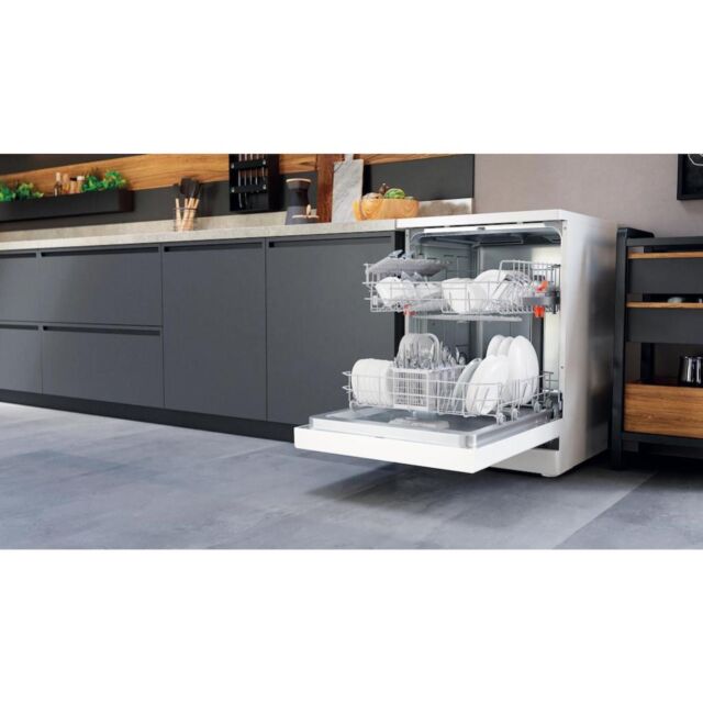 Hotpoint H2FHL626 60cm Dishwasher - White