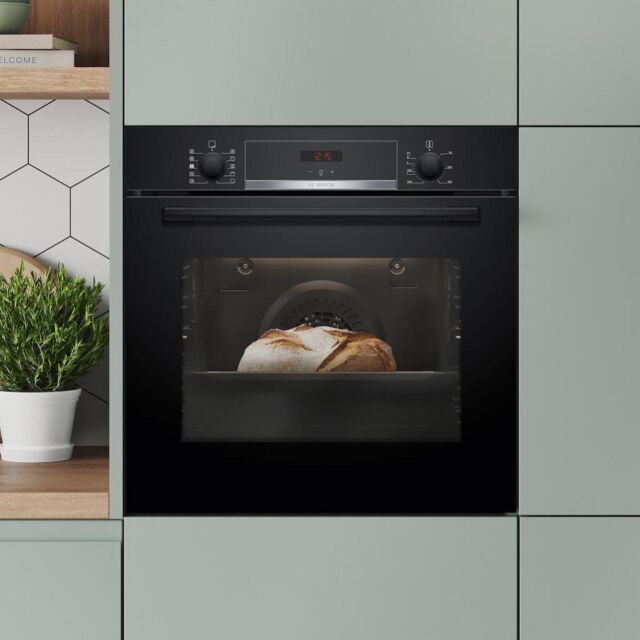 Bosch HQA534BB3B, Built-in oven with added steam function