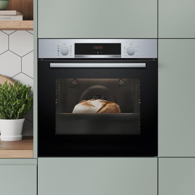 Bosch HQA534BS3B, Built-in oven with added steam function