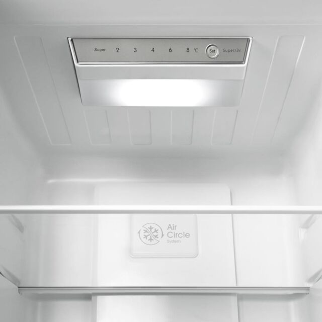 Montpellier MNF167ES No Frost 50/50 Fridge Freezer In Silver