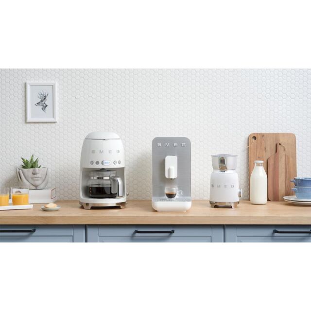 Smeg DCF02WHUK Drip Filter Coffee Machine