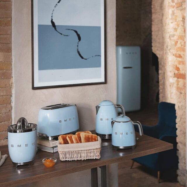 Smeg TSF01PBUK Toaster, Blue