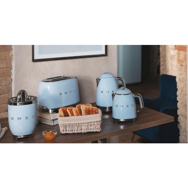 Smeg KLF04PBUK Kettle, Blue