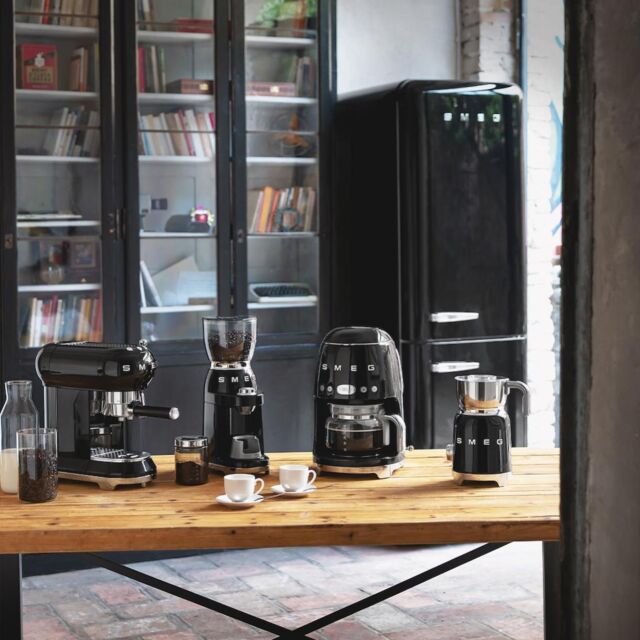 Smeg DCF02BLUK Drip Filter Coffee Machine
