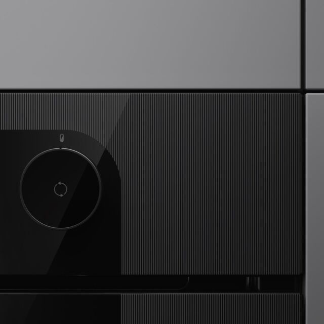 Smeg SFP6201TBI Pyrolytic Built-In Single Oven - Black