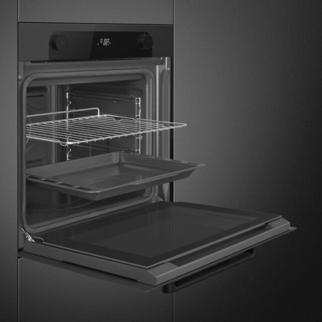 Smeg SFP6201TBI Pyrolytic Built-In Single Oven - Black