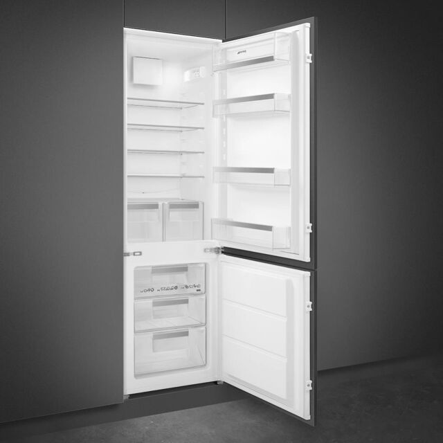 Smeg UKC81721E 60cm Integrated In Column 70-30 Fridge Freezer