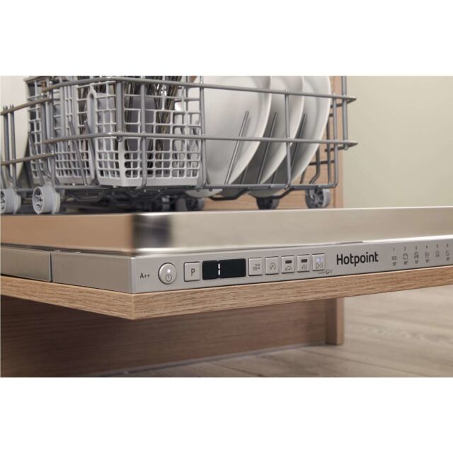 Hotpoint HSIO 3T223 WCE UK N Integrated Slimline Dishwasher - Silver