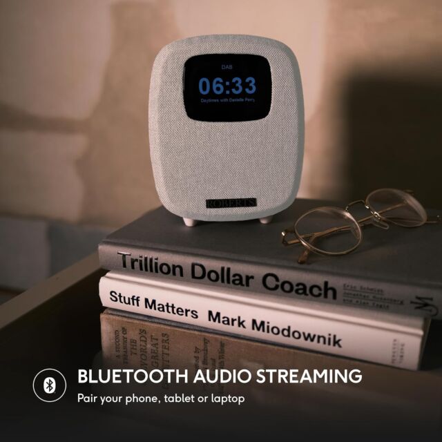 Roberts ORTUS5 FM/DAB/DAB+ Digital Clock Radio with Bluetooth, Alarms and Colour Display White